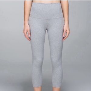 Lululemon High Rise Wunder Under crops